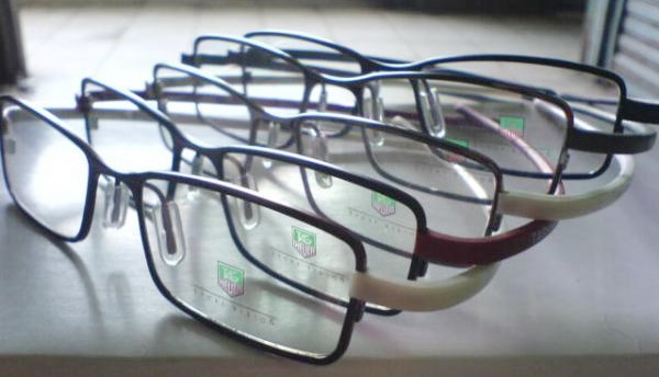 fungsi kacamata baca RIAS Kacamata Optikal Bandung